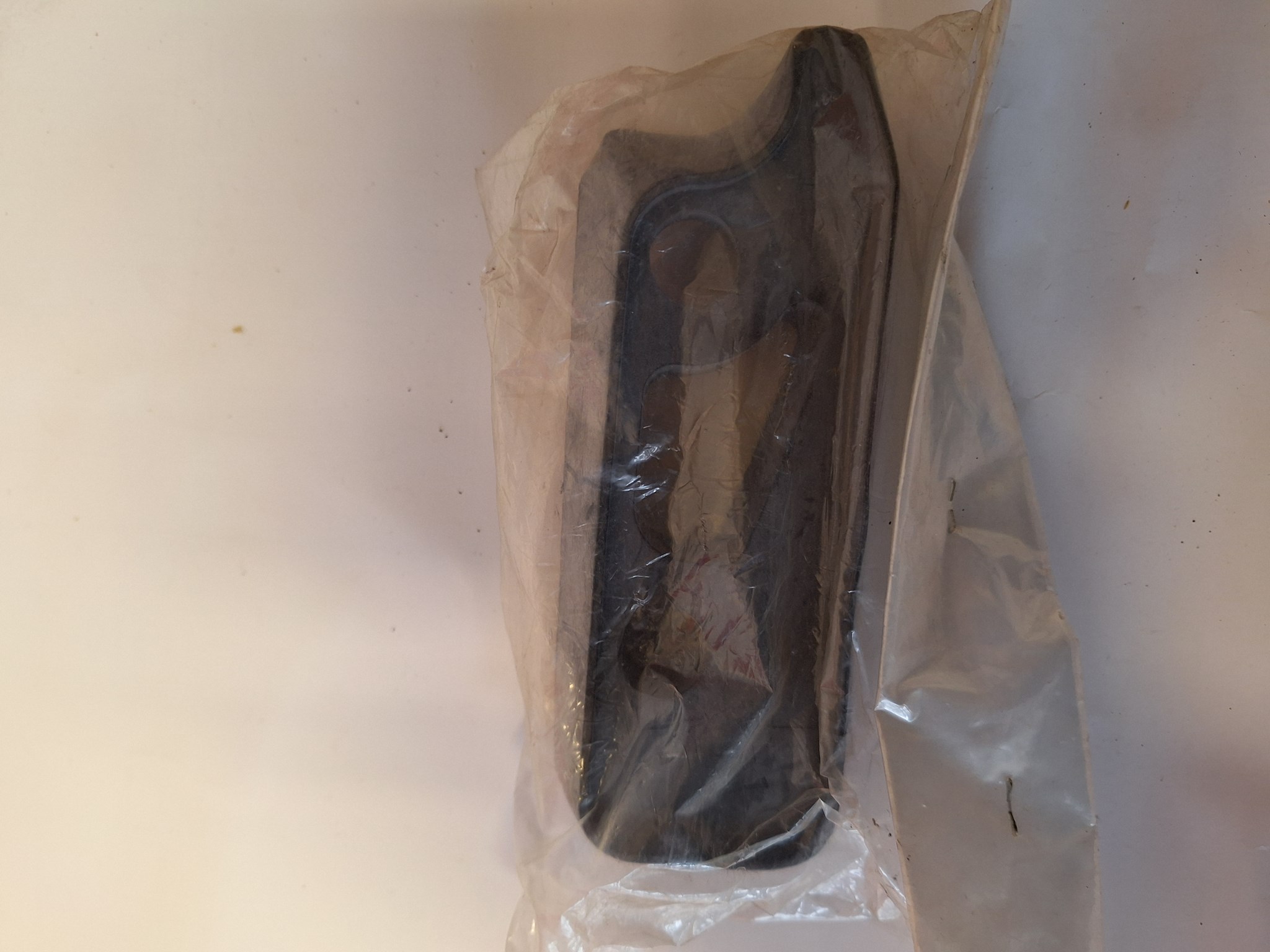 Picture of LEFT RUBBER BASE  08L42-MGJ-80002  